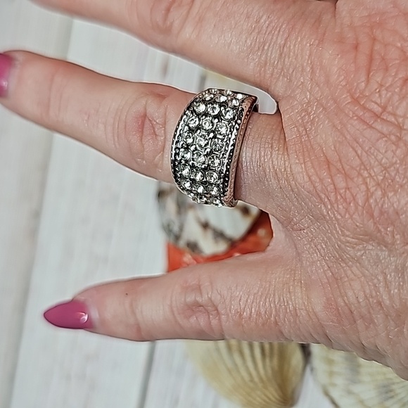 NEW WHITE ZIRCON CIGAR BAND FASHION RING - Picture 9 of 10